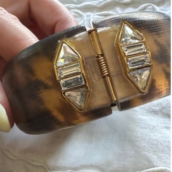 Alexis Bittar Houndstooth Crystal Lucite Small/Medium Hinge Bracelet - Picture 6 of 9